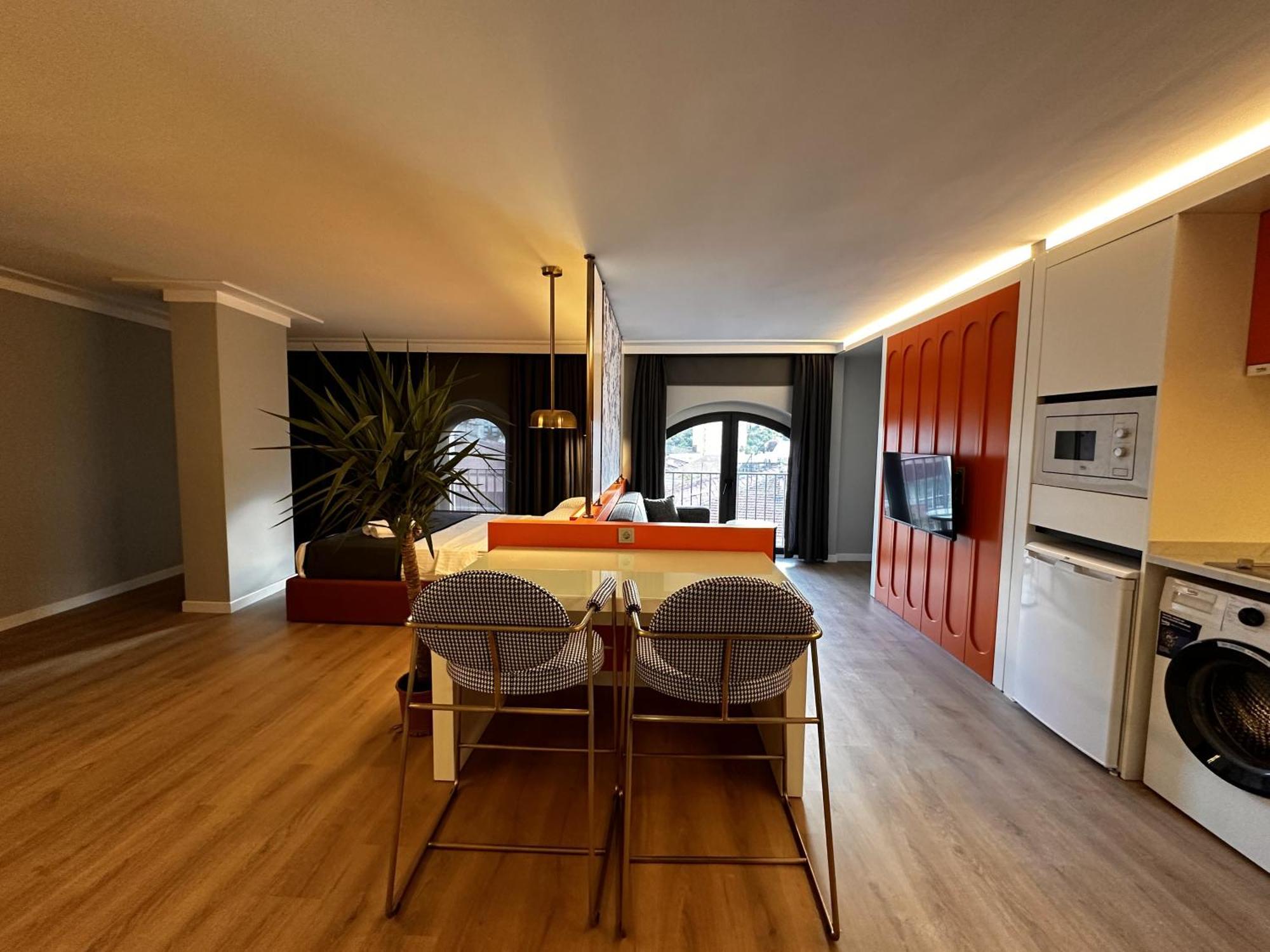 Otto Tunali Apartment